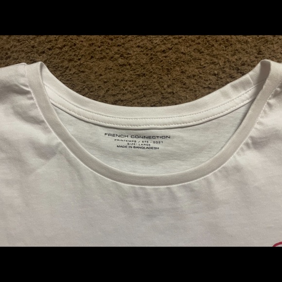 FRENCH CONNECTION Red Hearts Cropped Graphic Tee - Size Large - Picture 3 of 4